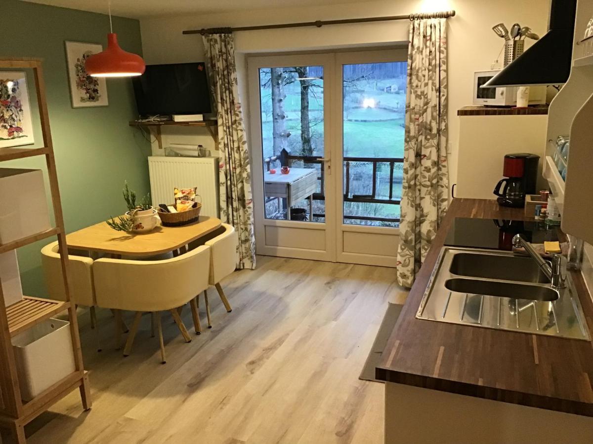 La Mazille , cossy vakantiestudio met zwembad in zuid-Bourgogne Anglure-sous-Dun Esterno foto